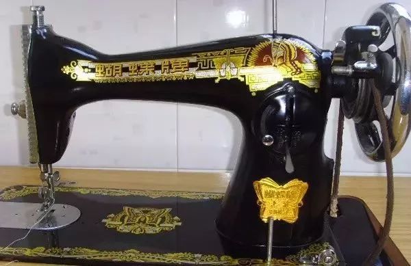 风扇帽全球爆火,义乌缝纫机踩到冒烟的背后故事 风扇帽全球爆火,义乌缝纫机踩到冒烟的背后故事